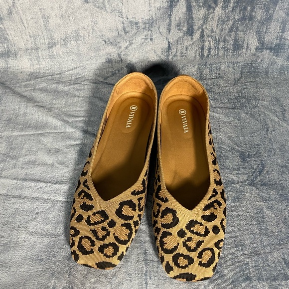 VIVAIA Square-Toe V-Cut Flats (Margot 2.0) SIZE 9.5 - Picture 5 of 8